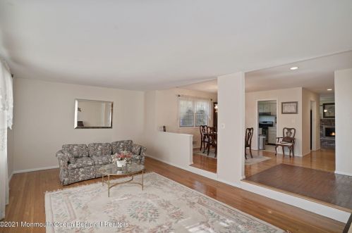 412 Valley Way, Bricktown NJ  08723-4914 exterior