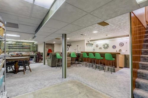 22194 Valley Rd, Waukesha WI  53186-5350 exterior