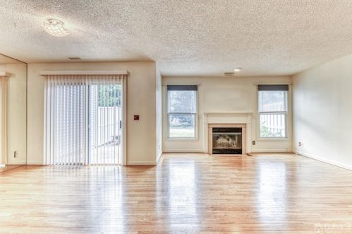 118 Magee Ct, East Brunswick NJ  08816-5800 exterior