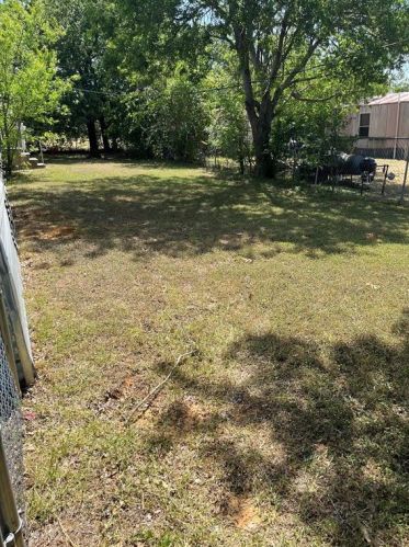 24 Lee St, Keene, TX 76059-1336
