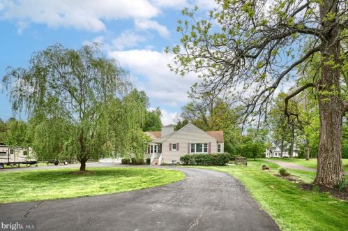 913 Lansdale Ave, Lansdale, PA 19446-1619