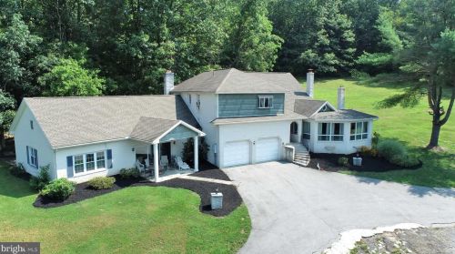 300 Sandy Hollow Church Rd, Paradise Park, PA 17068-9221