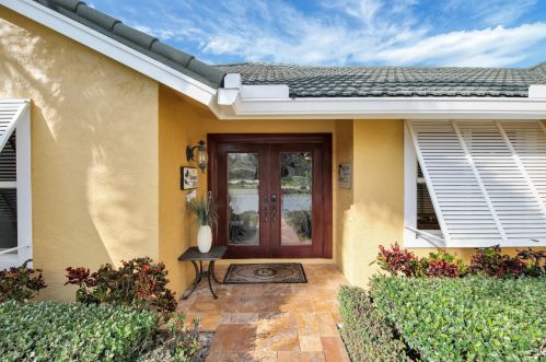 8813 Wendy Ln, West Palm Beach FL  33411-6522 exterior