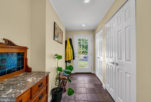 16 Bayberry Rd, Princeton NJ  08540-7417 exterior