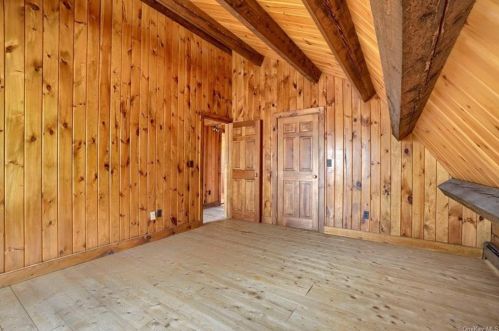 207 Osborne Hill Rd, Fishkill NY  12524-2529 exterior