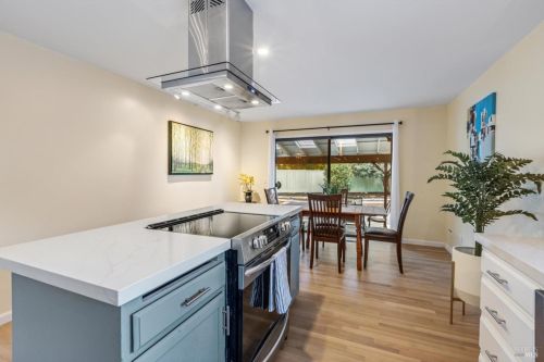 2612 Tamarisk Ct, Santa Rosa CA  95405-8413 exterior