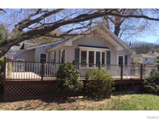 4 Center St, Airmont, NY 10901-6107