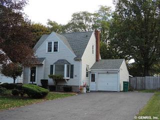 352 Walzer Rd, Rochester, NY 14622-2512