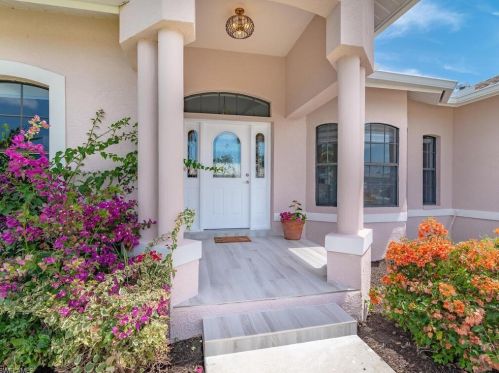 381 Marquesas Ct, Marco Island, FL 34145-2711