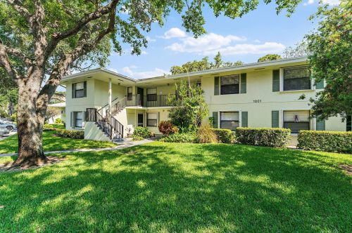 1201 Sabal Ridge Cir, West Palm Beach, FL 33418-8953