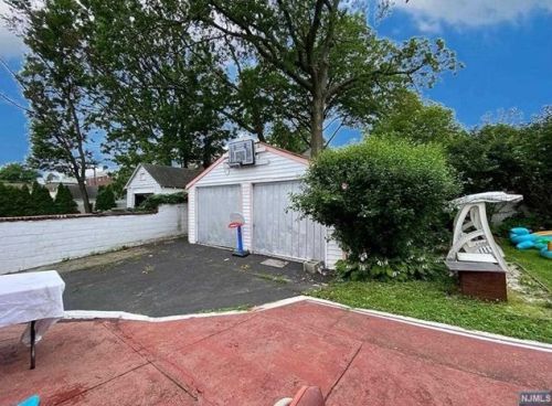 27 Union Ave, Nutley NJ  07110-3325 exterior