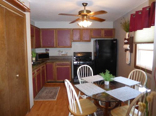 218 Wolf Dr, Dousman, WI 53118-9308