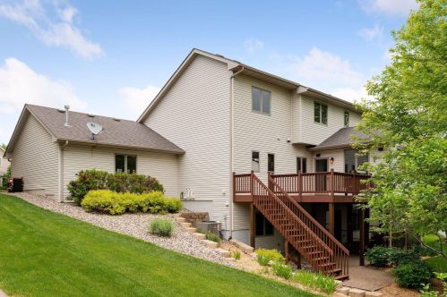 1888 White Oak Dr, Chaska MN  55318-2878 exterior