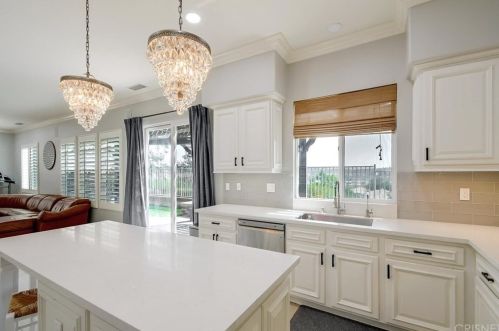 24306 Foxglove Pl, Santa Clarita CA  91354-4922 exterior