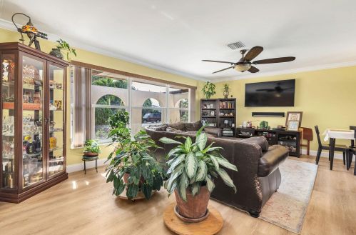 7621 Lake Dr, West Palm Beach FL  33406-8739 exterior
