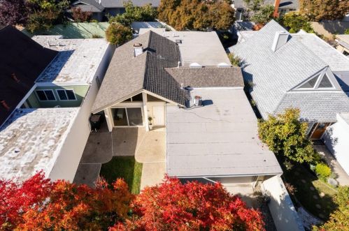 1477 Yukon Dr, Sunnyvale CA  94087-4451 exterior