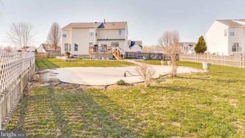 63 Turnberry Dr, Charles Town WV  25414-3887 exterior