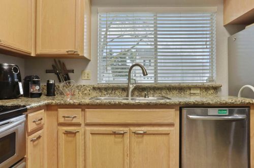 1804 Elleby Ct, Modesto CA  95355-8658 exterior