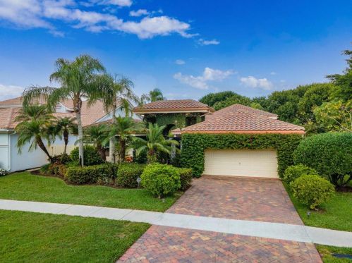 2811 Bent Cypress Rd, West Palm Beach, FL 33414-7074