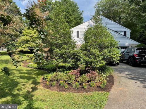 42 Stoneridge Rd, Thornton, PA 19373-1041
