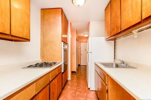 880 Boynton Ave, Bronx, NY 10473-4646