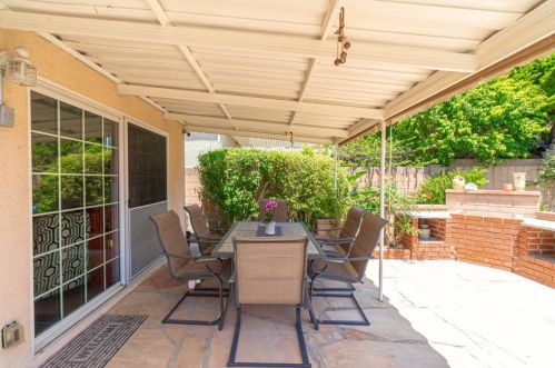 19406 Pricetown Ave, Long Beach CA  90746-2680 exterior