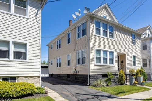 522 Willow Ave, Garwood, NJ 07027-1228
