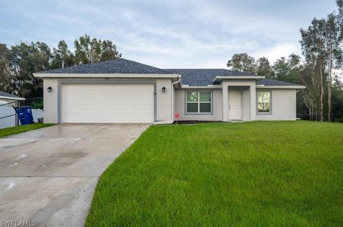 1114 Chapel Ave, Lehigh Acres, FL 33971-8521