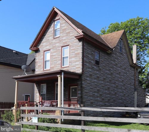 37 21st St, Camden, NJ 08105-1003