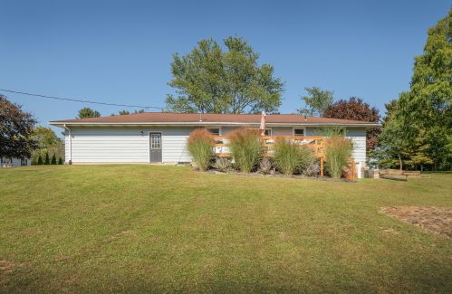 15936 Wooster Rd, Mount Vernon OH  43050-9764 exterior