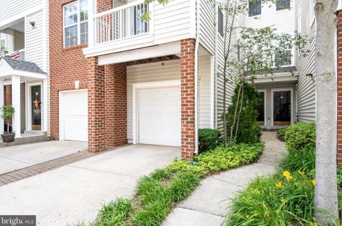 13061 Marcey Creek Rd, Herndon, VA 20171-4810