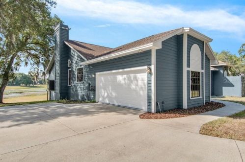 5138 Shorewood Dr, Dade City, FL 33523-8878