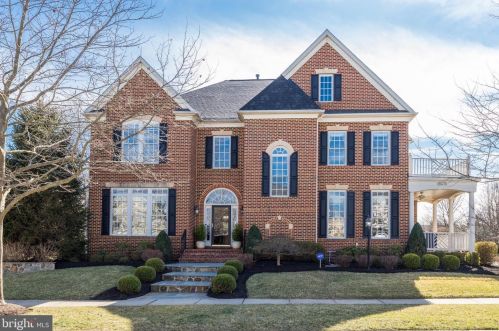 19376 Ml Dm Pl, Leesburg VA 20176-1637 exterior