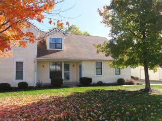 6482 Strawberry Fields Cir, Canton, OH 44721-3569