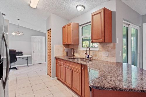 1085 Canary Ter, Fort Pierce FL  34953-1818 exterior