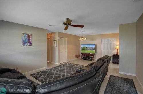 7720 39th St, Hollywood, FL 33024-8406