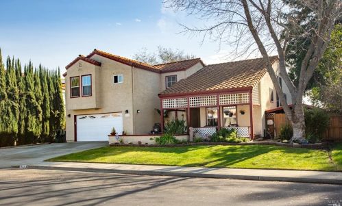 418 Stanford St, Vacaville, CA 95687-4653