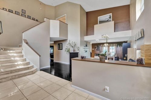955 203 Ave, Hollywood FL  33029-3440 exterior