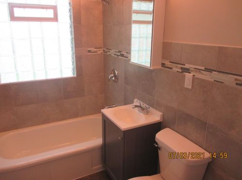 5330 27th St, Milwaukee WI  53221-3724 exterior