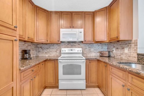 418 Poplar Ct, Maitland FL  32751-5975 exterior