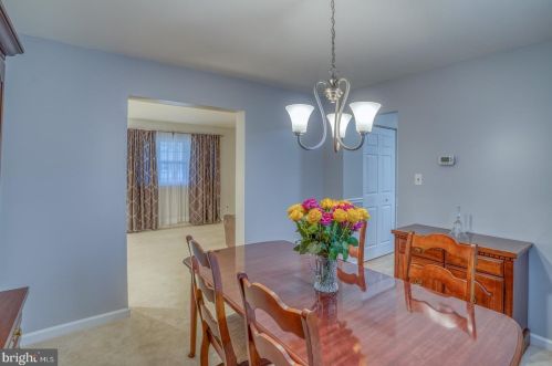 42 Saratoga Dr, New Castle DE  19720-4232 exterior