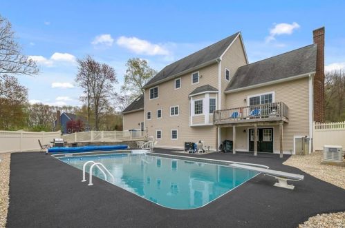 51 Settlers Ln, Colchester, CT 06415-1773