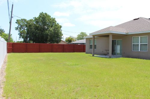 2425 Falcon Cir, Fort Pierce, FL 34953-2923