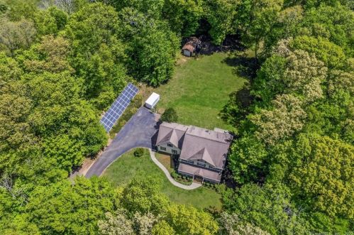 12 Ridgetop Ln, North Branford, CT 06471-1477