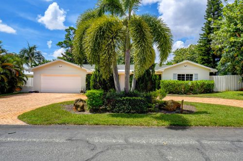 909 27th Ter, Boynton Beach FL  33435-7913 exterior