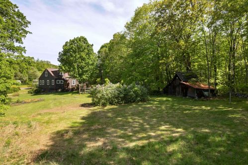 52 Hoadley Rd, Belmont, NH 03220-3703
