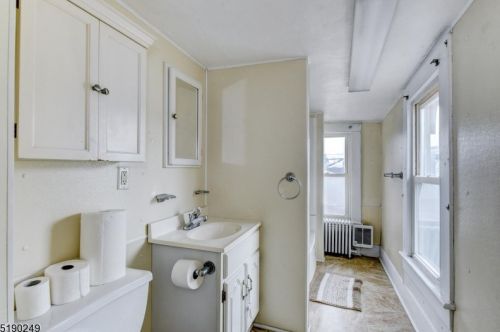 4 Jefferson St, Fredon NJ  07860-2028 exterior