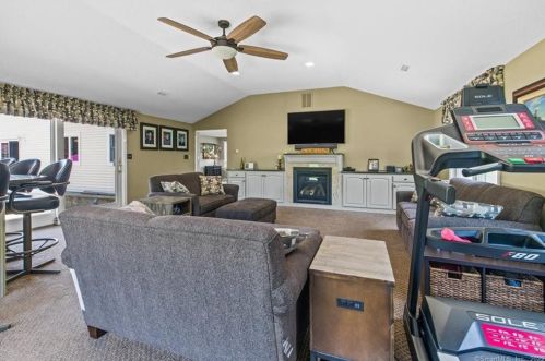 309 Pilgrim Ln, Southington CT  06489-1345 exterior