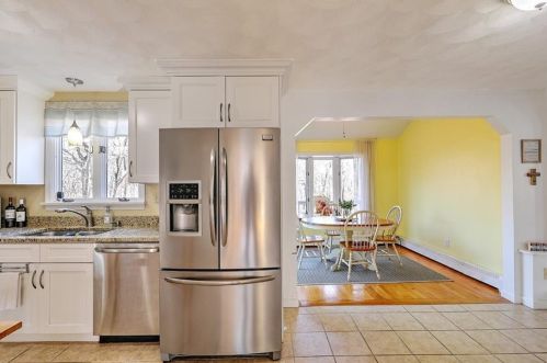 130 Pound Rd, Cumberland RI  02864-2704 exterior