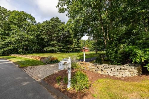 124 Joel Dr, Hebron, CT 06248-1263